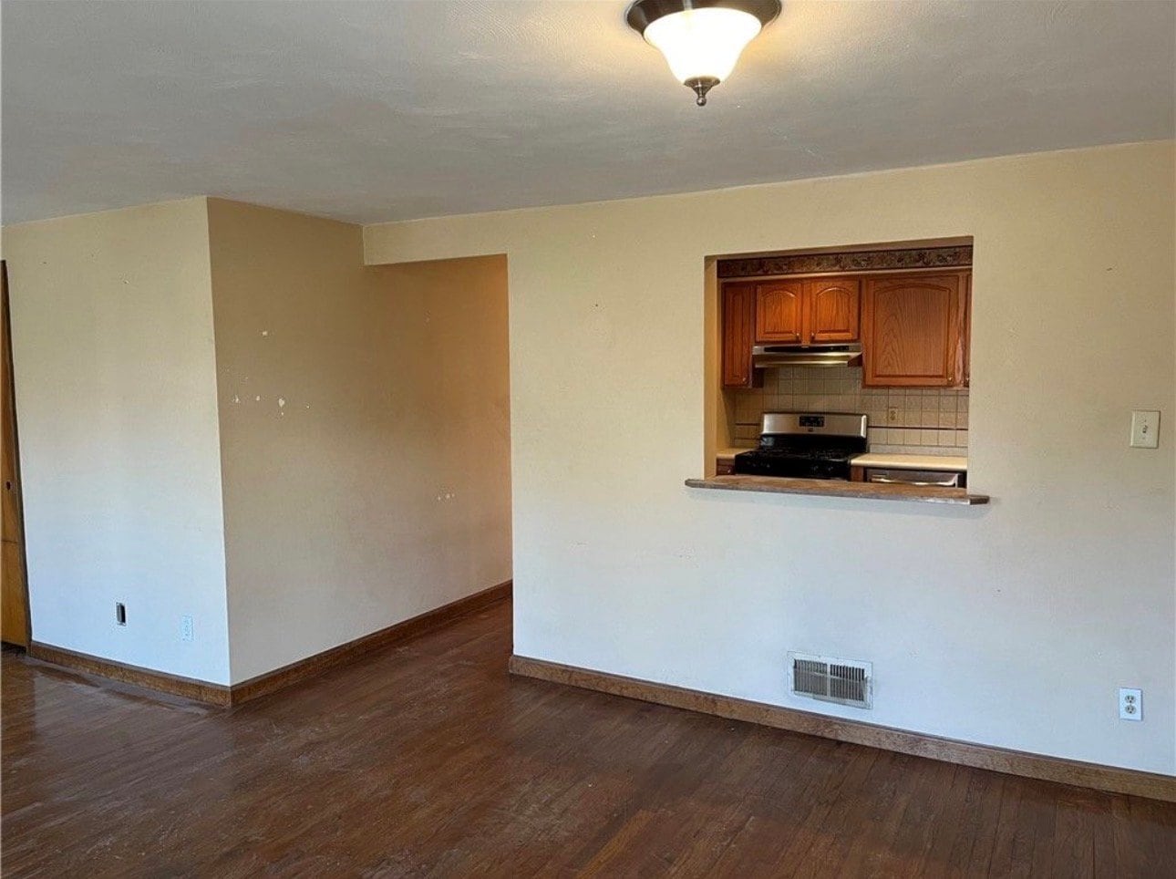 Building Photo - 135 Greenbriar Dr