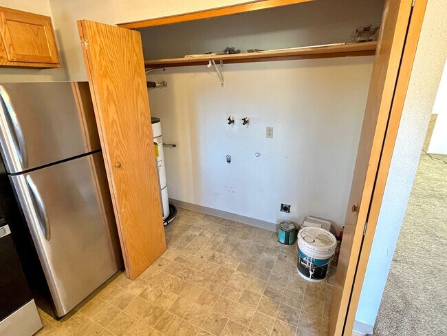 Building Photo - KOVSO01