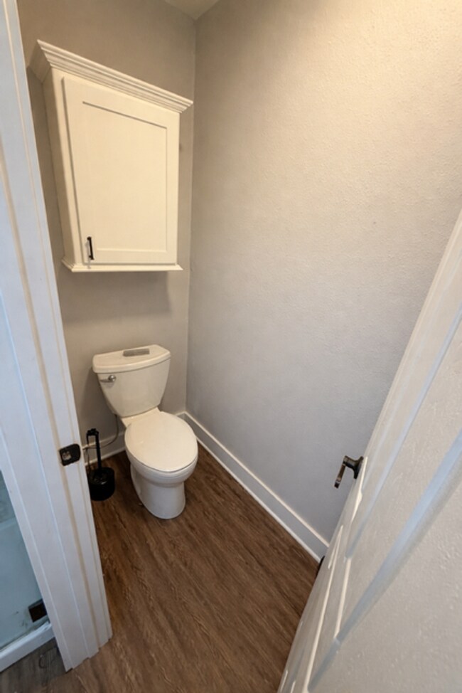 Building Photo - 902 N Texas St