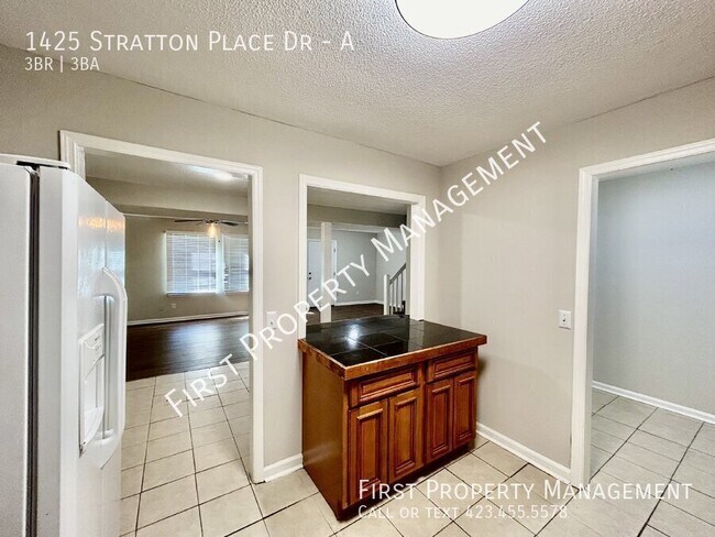Building Photo - 1425 Stratton Pl Dr