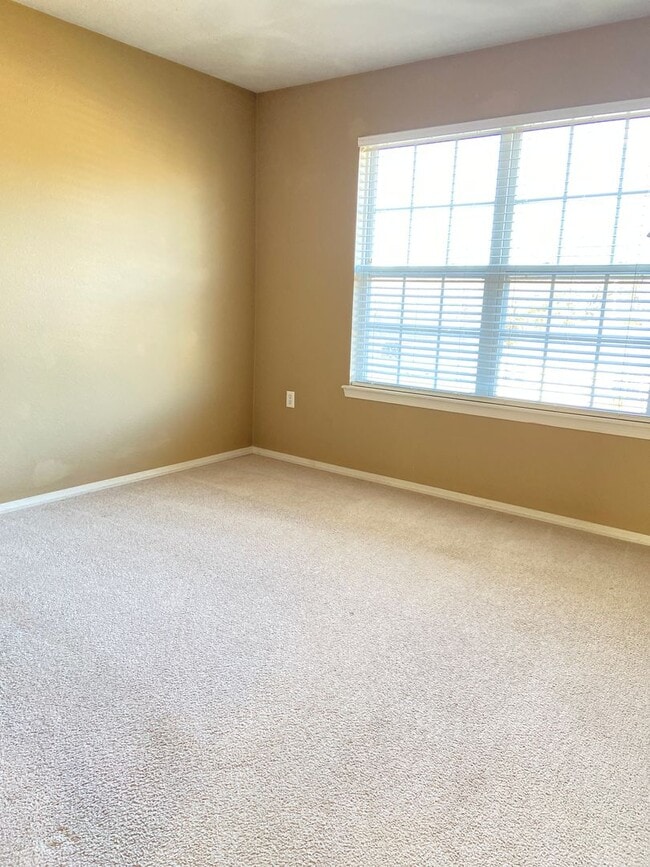 Building Photo - Condominium in Academy Commons