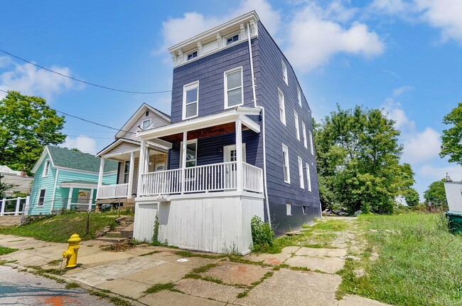 Building Photo - Four Bedroom in Cincinnati!