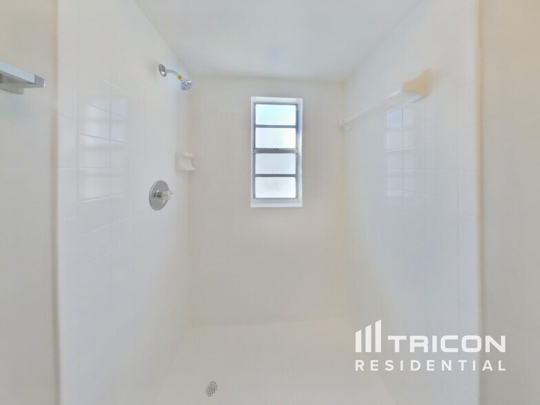 Building Photo - 5311 Starhill Pl