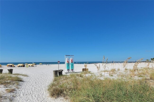 Building Photo - 605 69th Ave