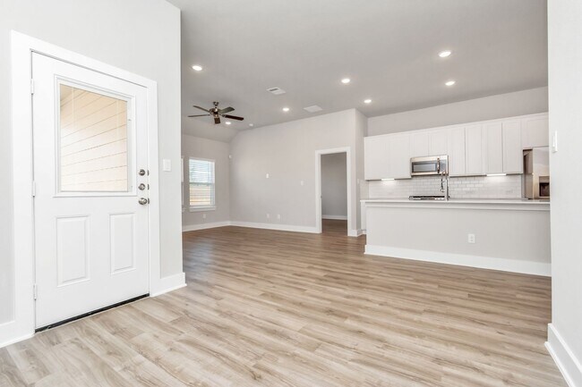 Building Photo - Welcome to the Beech — Streamlined Single-Story Living.