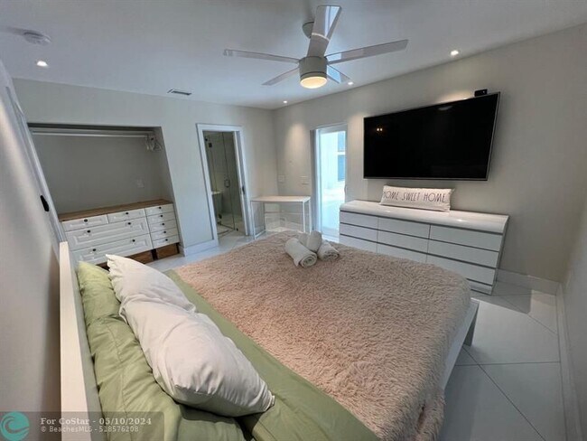 Building Photo - 327 Lancaster St