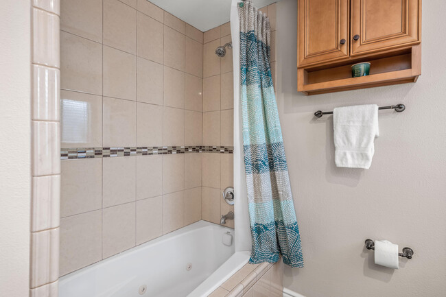 Building Photo - 1289 E Caleta Way