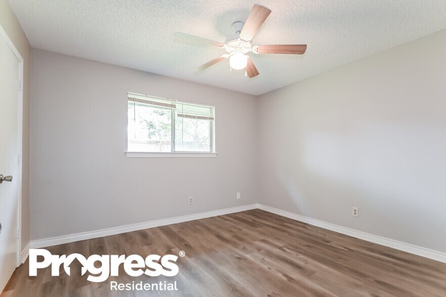 Building Photo - 1311 Mallard Dr