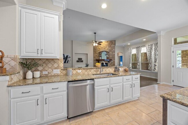 Building Photo - 1303 Quiet Creek Dr