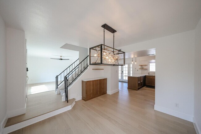 Building Photo - 8372 E Solano Dr