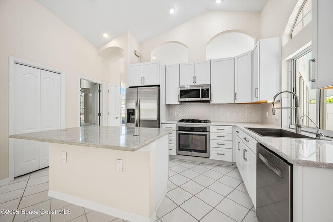 Building Photo - 174 Martesia Way