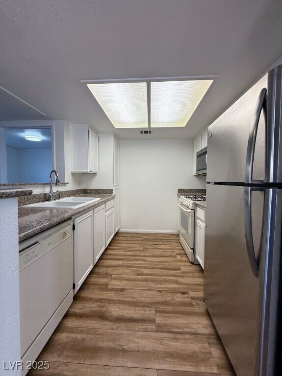 Building Photo - 8070 W Russell Rd