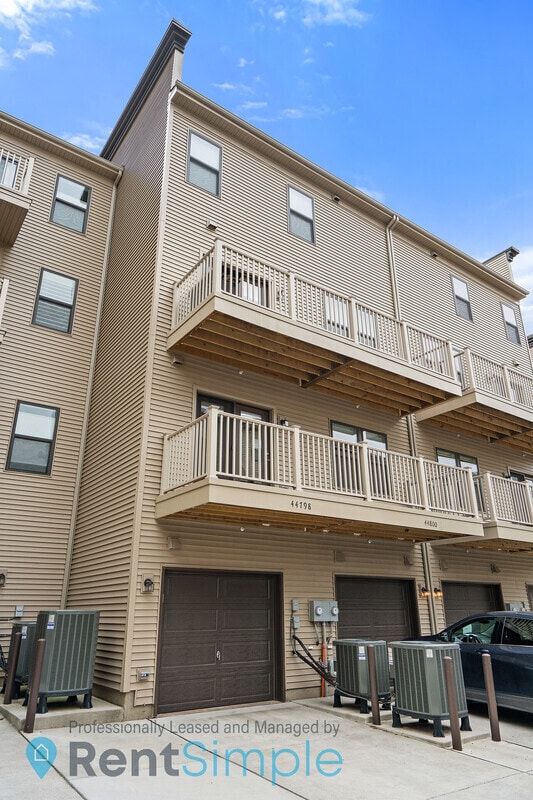 Building Photo - 44798 Tiverton Sq