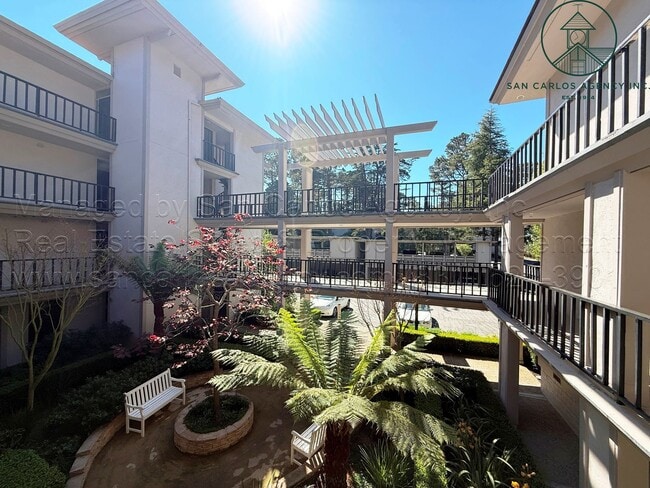 Building Photo - Remodeled Two Bedroom Ocean Pines Condominium