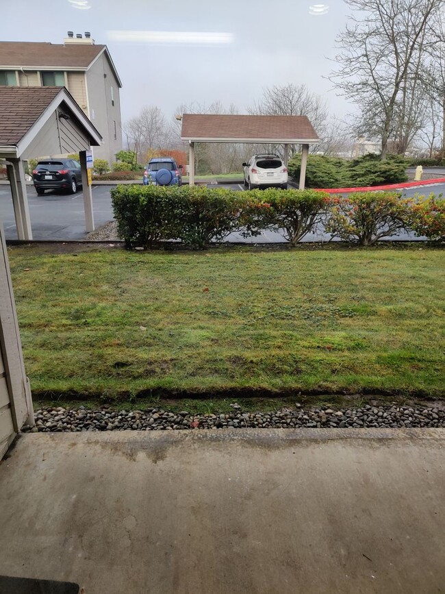 Building Photo - Beautiful 2 bedrooms 1.5 Bath