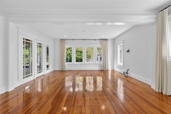 Building Photo - 3003 W Harbor View Ave