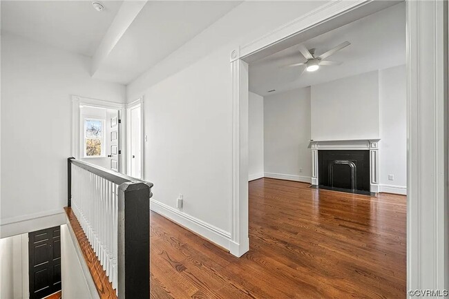 Building Photo - 102 N Harvie St