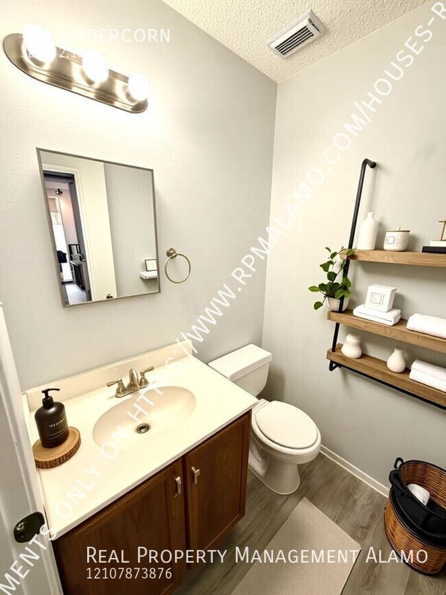 Building Photo - 1013 Abercorn-