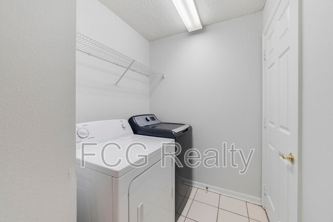 Building Photo - 491 Goldenmoss Loop