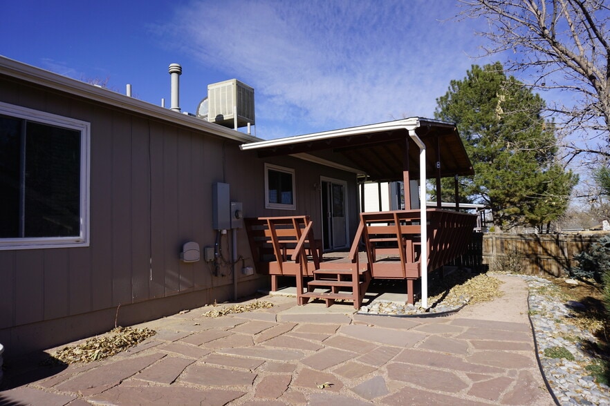 Building Photo - 16056 E Oxford Dr