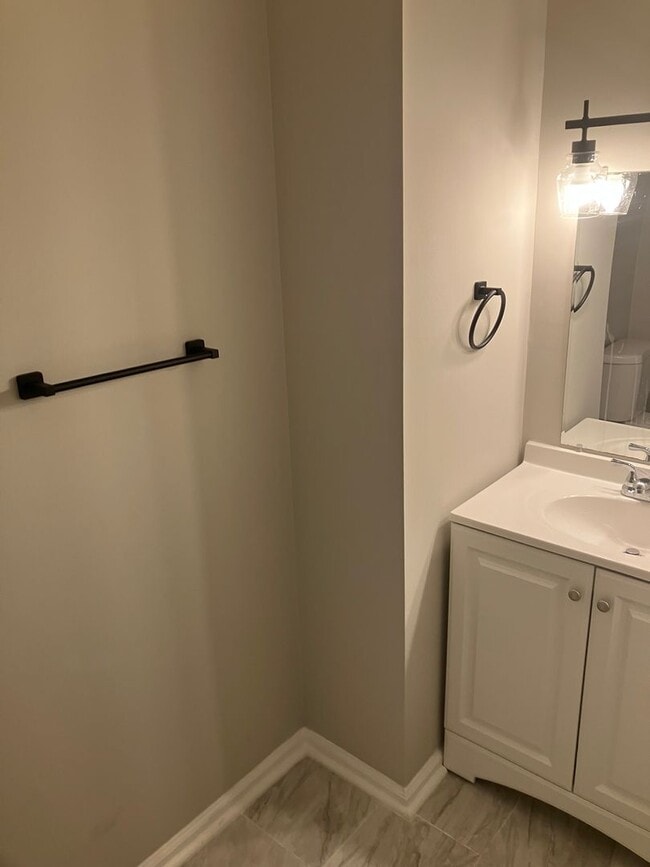 Building Photo - Spacious Mt Pleasant Ave Rental in Highlandtown