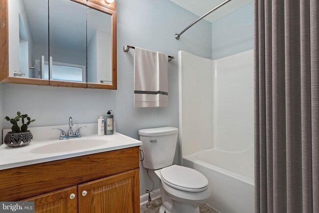 Building Photo - 430 Cedar Creek Dr