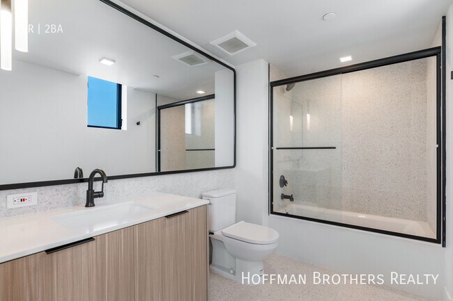 Building Photo - 3688 Overland Ave