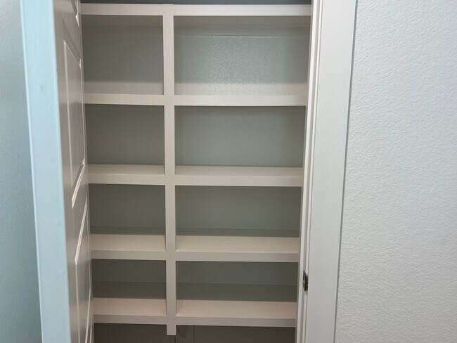 Building Photo - 3220 Crown Gate Dr