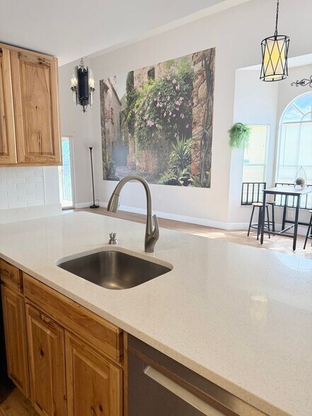 Building Photo - 13206 Glenmoor Dr