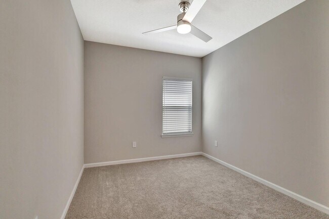 Building Photo - 12639 SW Forli Wy