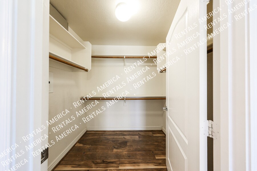 Building Photo - 21320 N 56th St