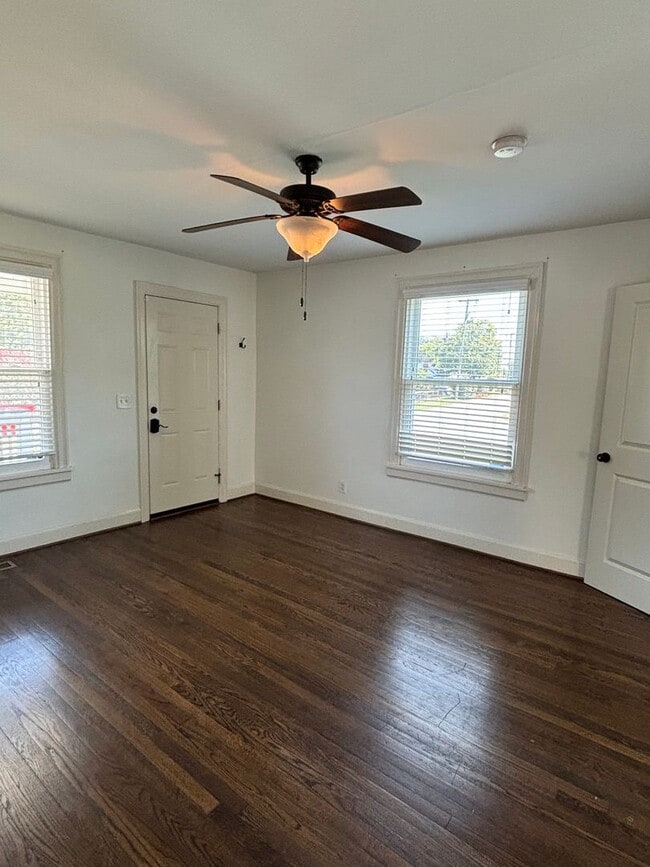 Building Photo - LEASING SPECIAL Cozy East Nashville 3 Bedr...