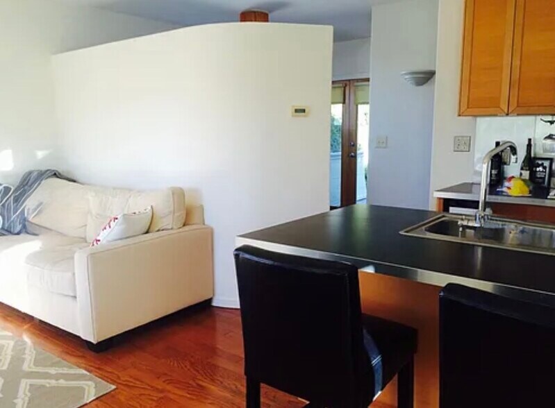 Building Photo - 445 Scenic Dr