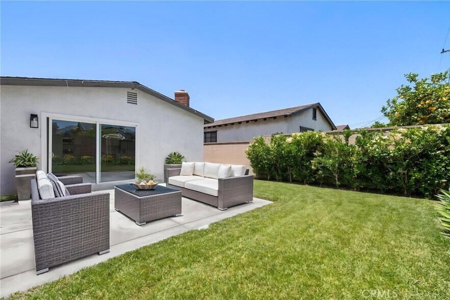 Building Photo - 1324 S Oakhaven Dr