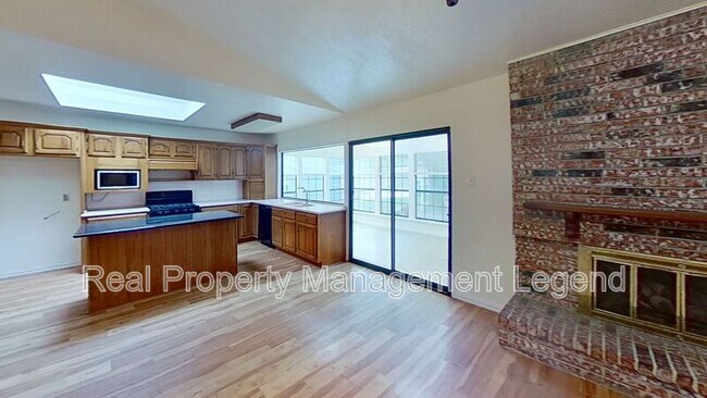 Building Photo - 1824 Addington Dr