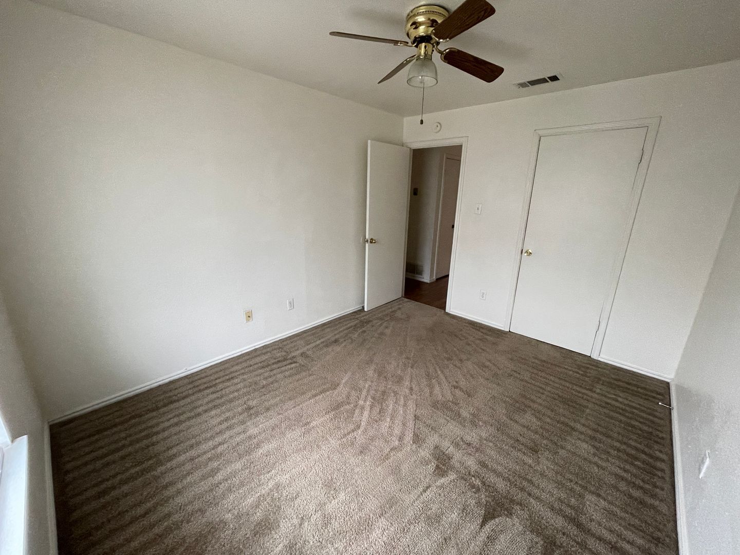 Building Photo - 1906 Windward Dr