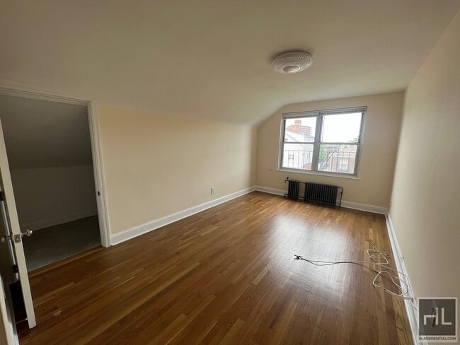 Building Photo - HOLLYWOOD AVENUE