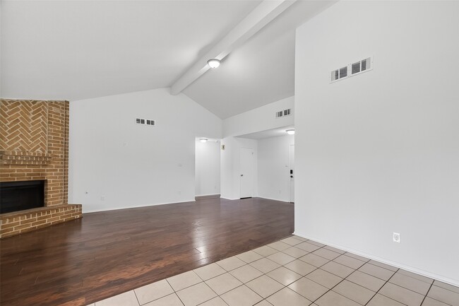 Building Photo - 1122 Woodbridge Ave