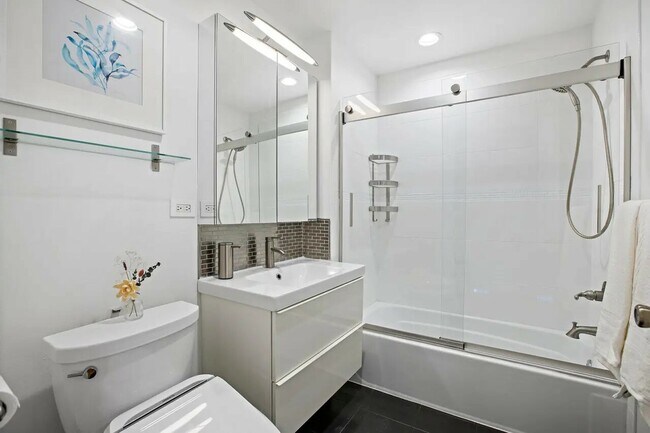 Building Photo - 415 Newark St.