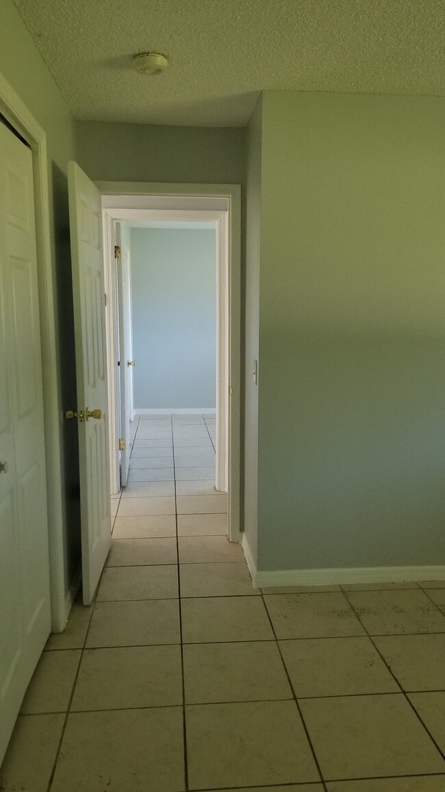 Building Photo - 7949 Pinehurst Dr