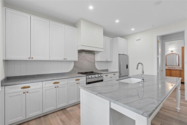 Building Photo - 1623 31st Ave N