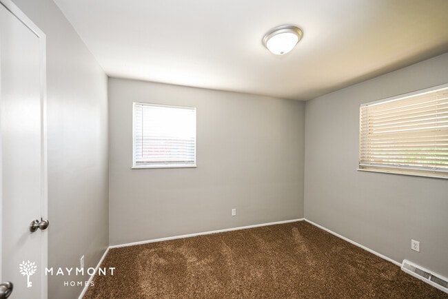 Building Photo - 9238 Orangewood Dr
