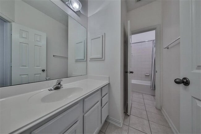 Building Photo - 13803 Sherburn Manor Dr