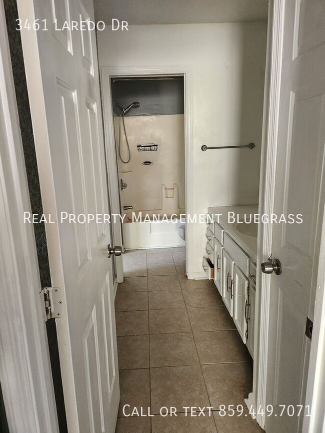 Building Photo - 3461 Laredo Dr