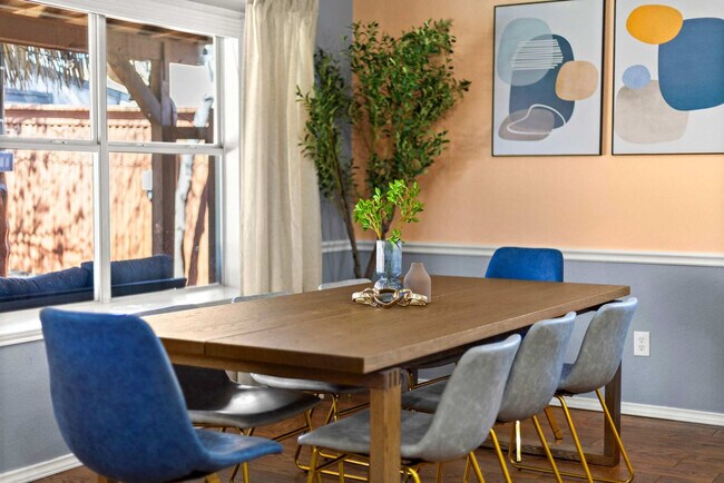 Building Photo - 324 Woodcrest Dr