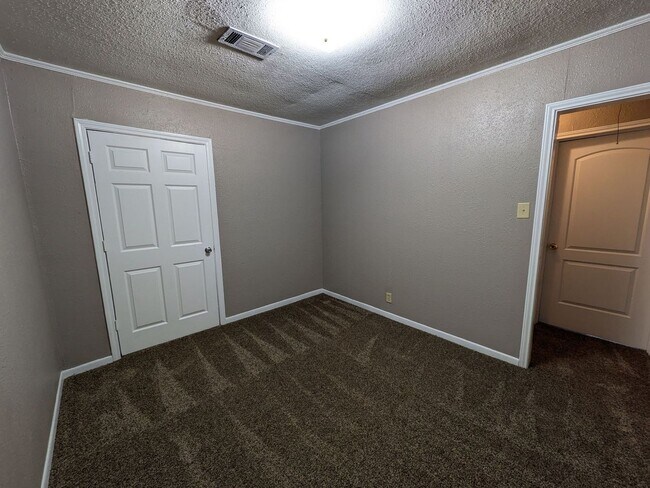 Building Photo - 3100 30th St