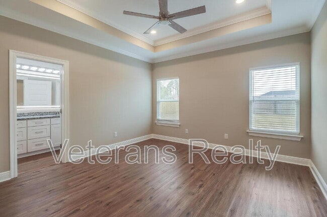 Building Photo - 833 Vee St