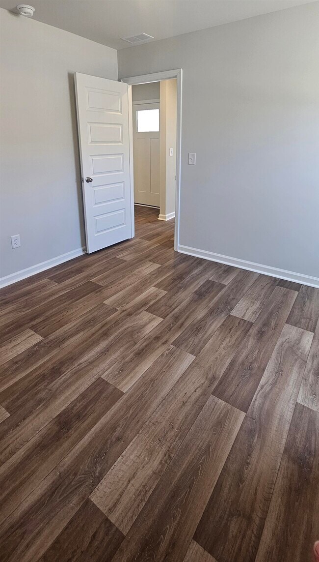 Building Photo - 337 Sweet Vernal St