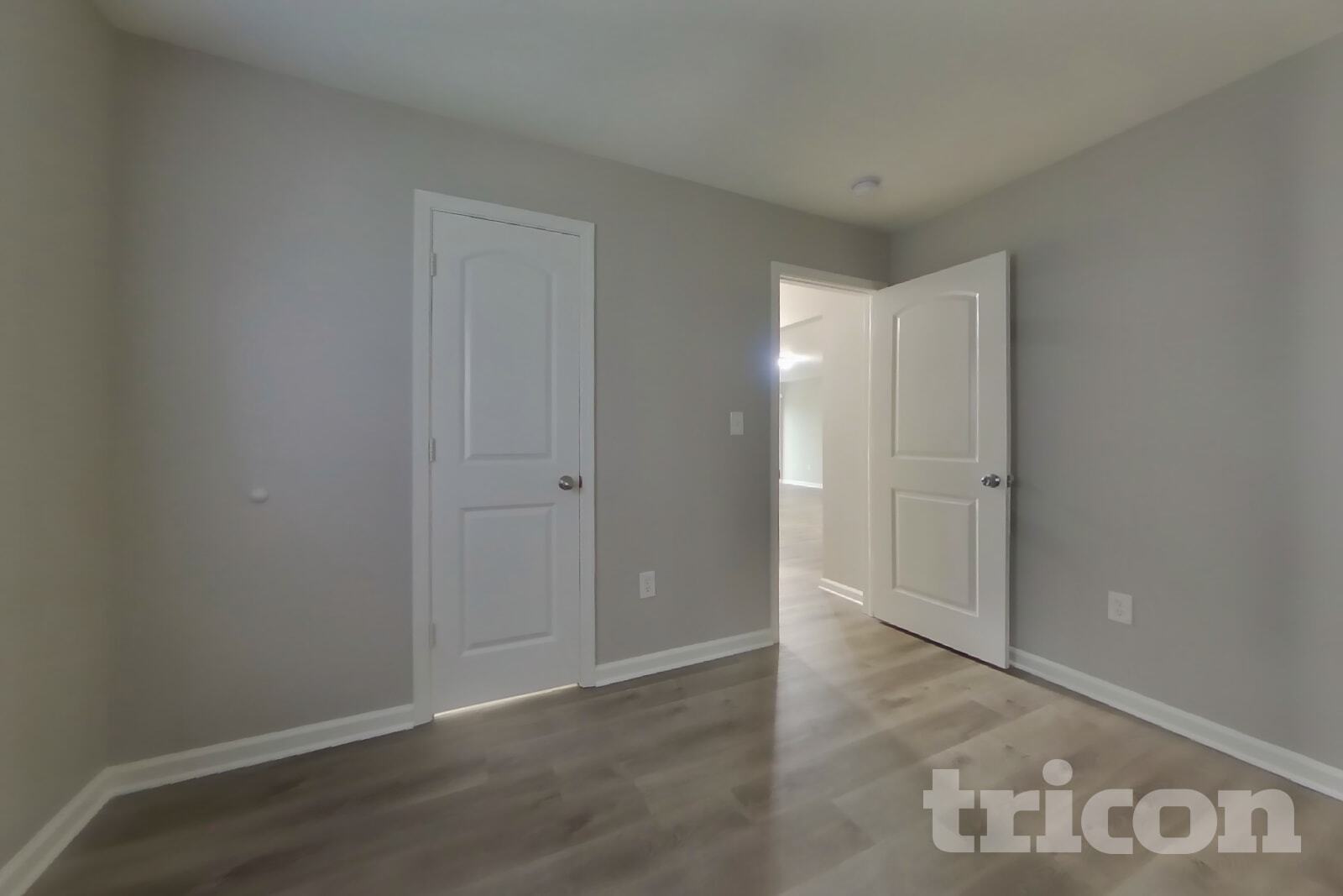 Building Photo - 11491 N Creekside Dr