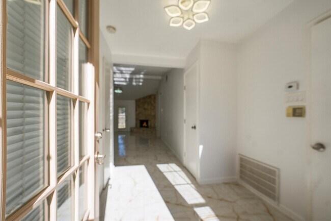 Building Photo - 3203 Golden Willow Dr